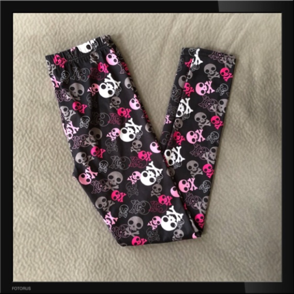Skull patterned leggings